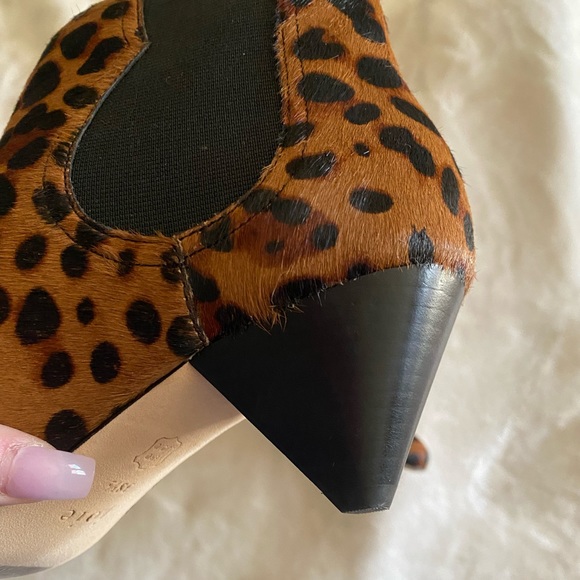 Joie Leopard Print Heel - Picture 2 of 6